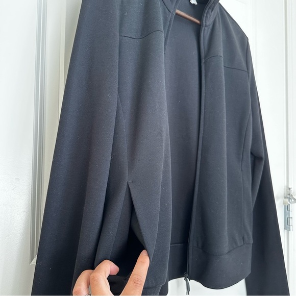 MaxMara Leisure Label-cut Black Outwear With Zipper Size: Medium US4/6 Spring - Picture 11 of 16